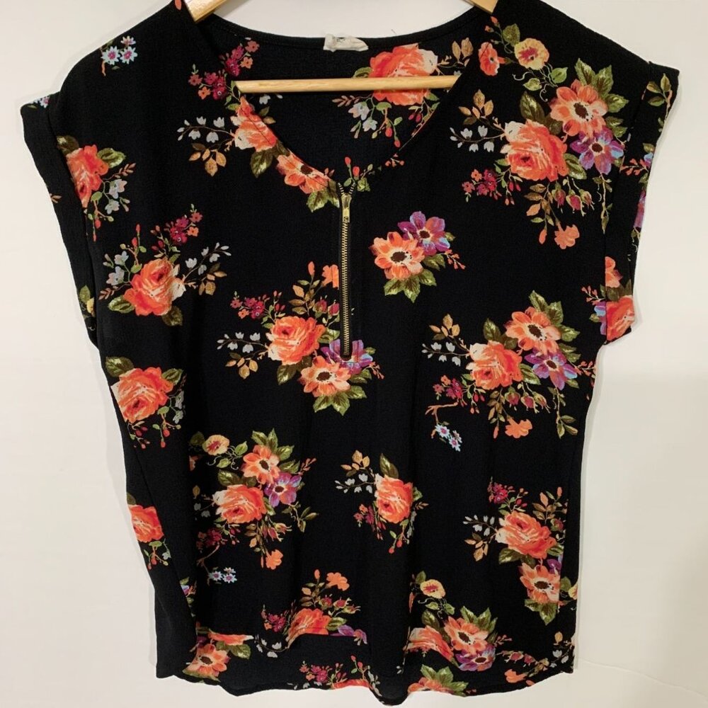 Torina Black Floral Flowy V-Neck Zip Accent Size‎ Large Business Casual